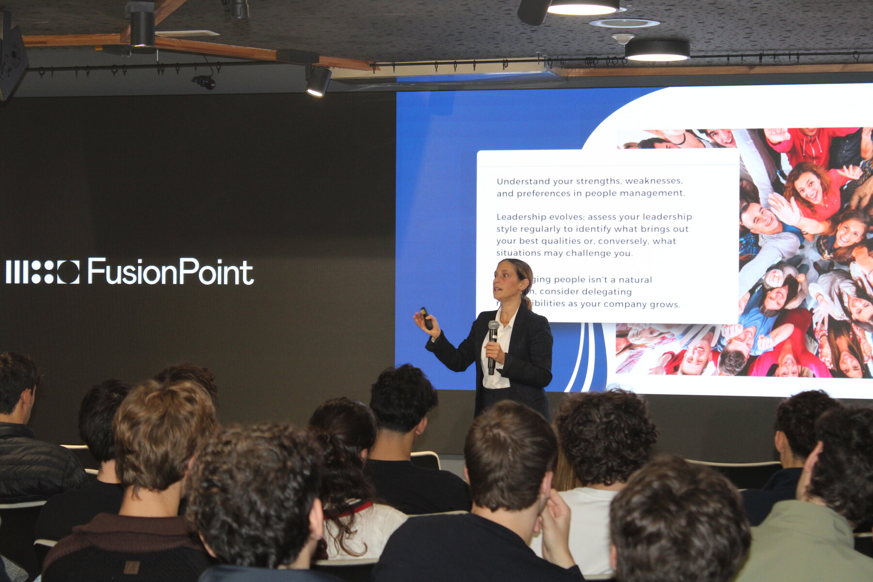 Lorena Prego hablando de liderazgo en FusionPoint